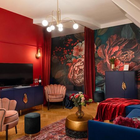 Decadent Art Deco Balcony Apartment In Old Town Прага Экстерьер фото