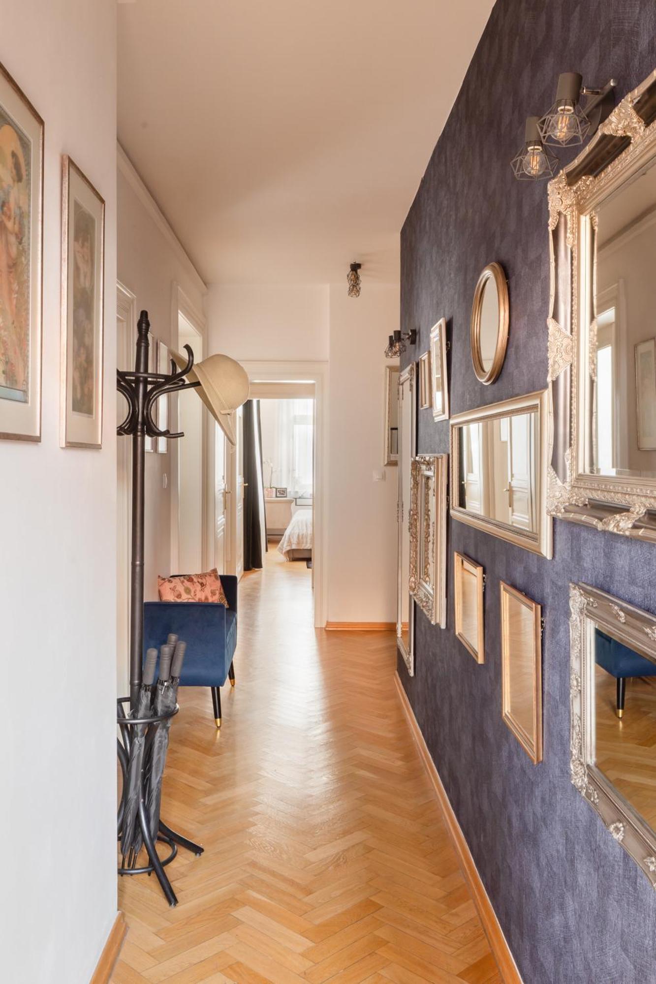 Decadent Art Deco Balcony Apartment In Old Town Прага Экстерьер фото