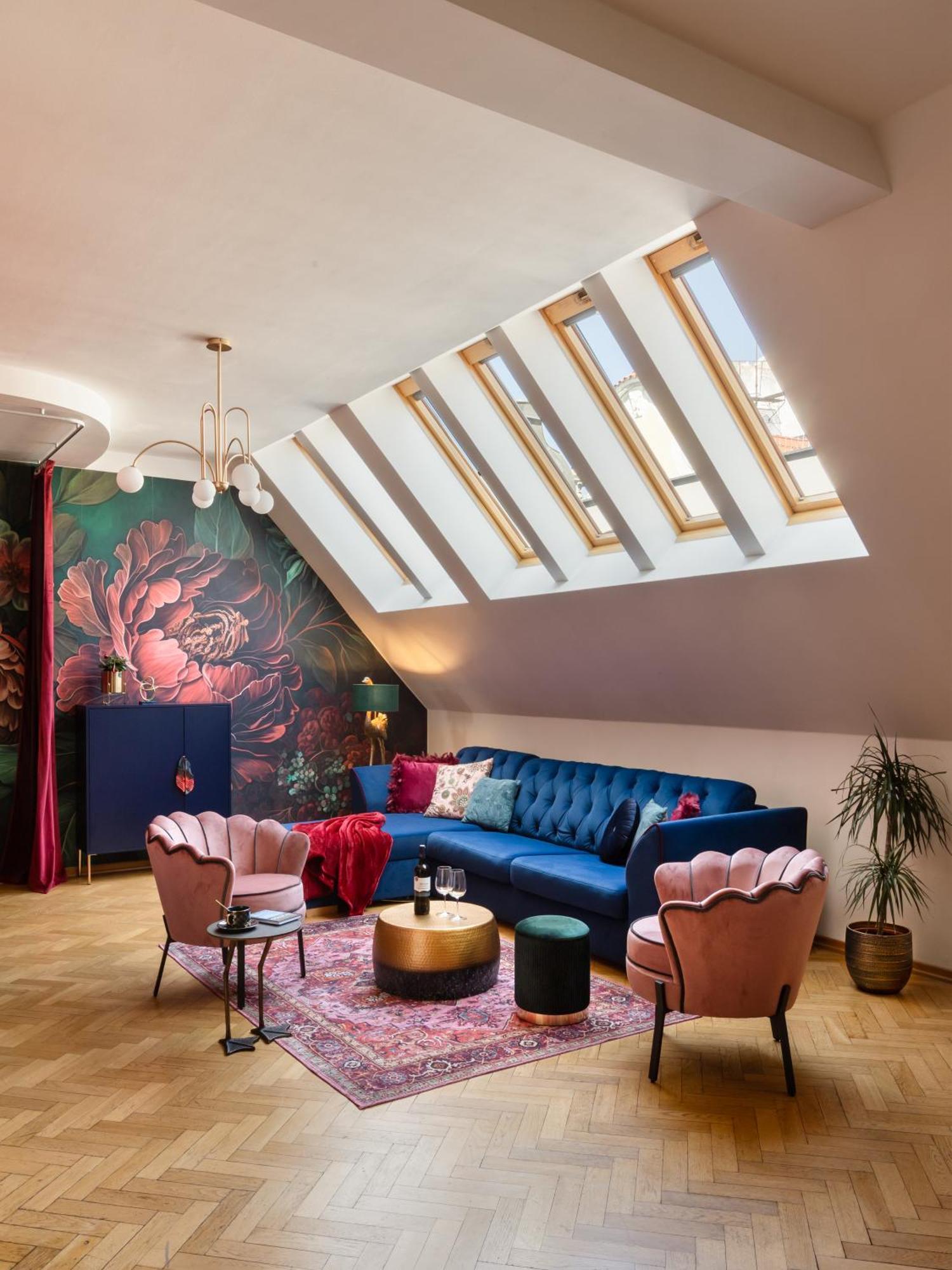 Decadent Art Deco Balcony Apartment In Old Town Прага Экстерьер фото