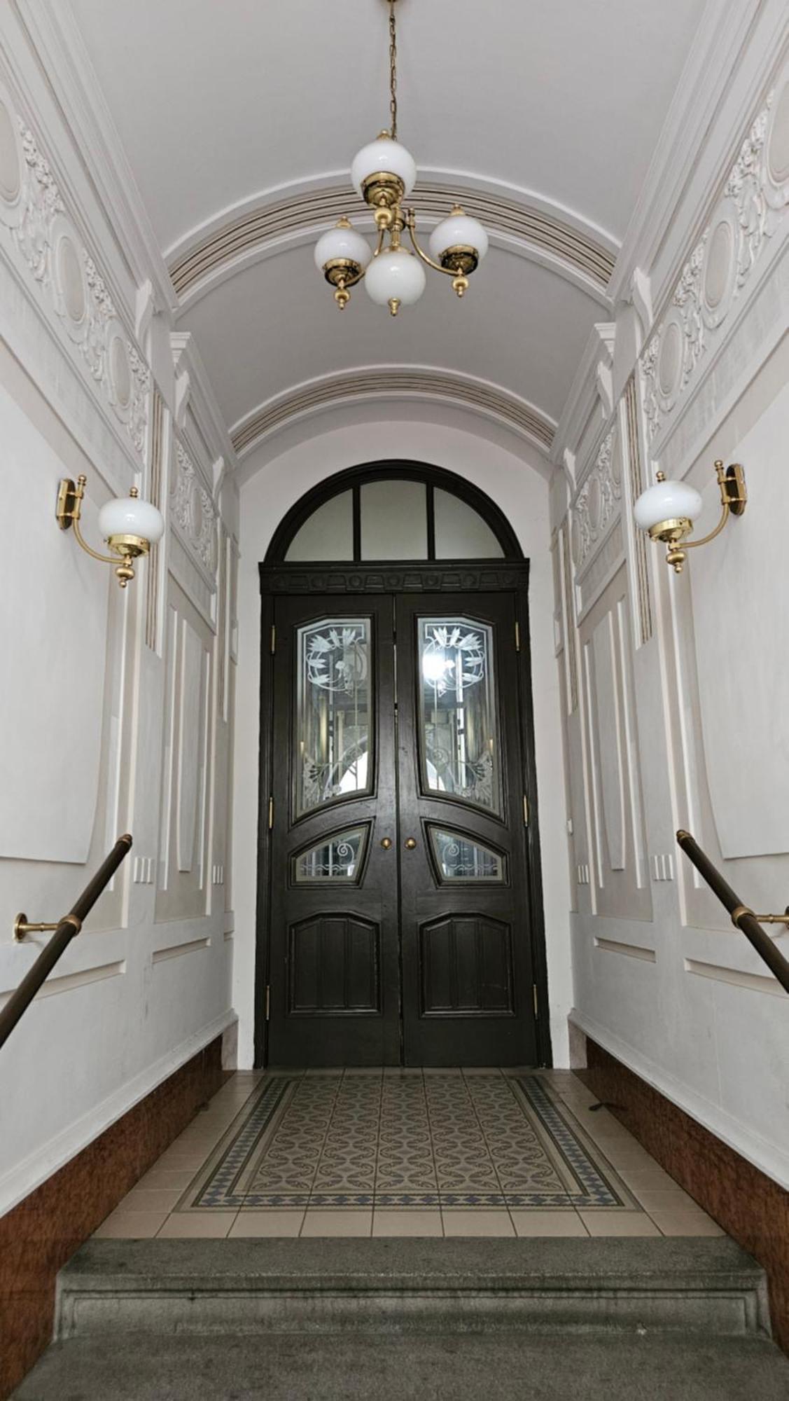 Decadent Art Deco Balcony Apartment In Old Town Прага Экстерьер фото